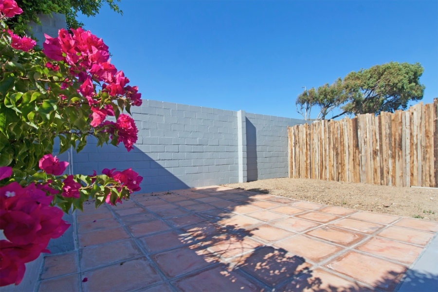 To Let 3 Bedroom Property for Rent in Sunnydale Western Cape